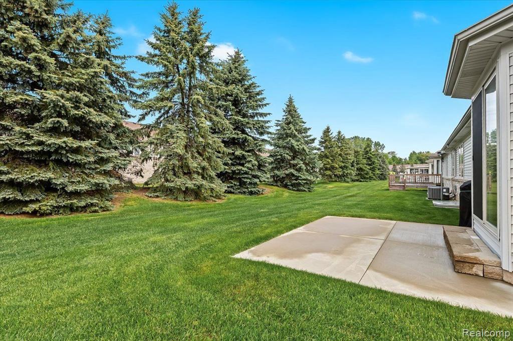 589 SNOWBIRD Circle E, St. Clair, MI 48079 — Photo 28