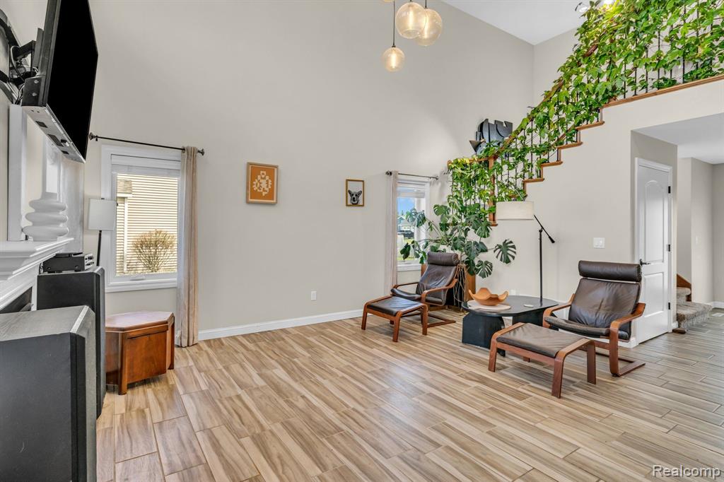 5274 STILLWATER Road, Bay City, MI 48706 — Photo 4