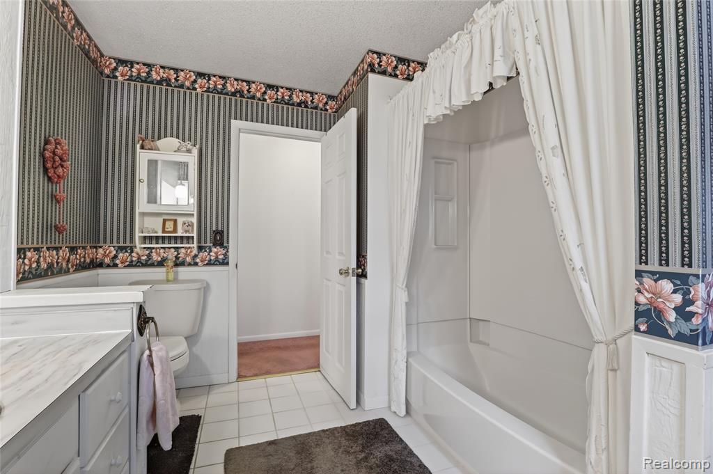 5090 Torrey Road, Flint, MI 48507 — Photo 26