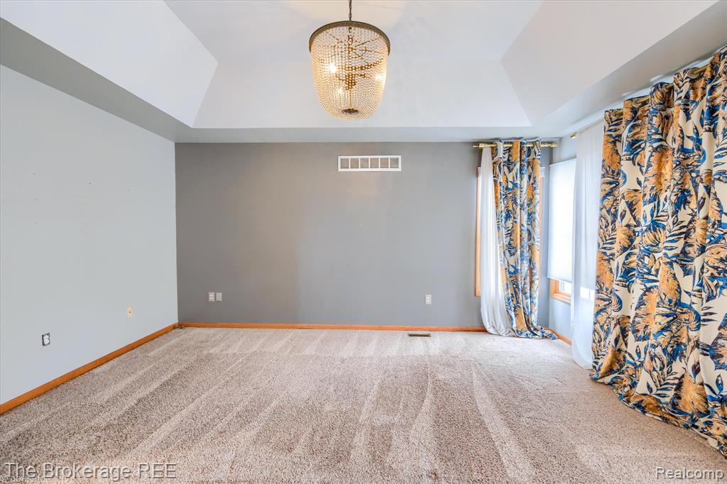 5475 Woodfield Parkway, Grand Blanc, MI 48439 — Photo 55