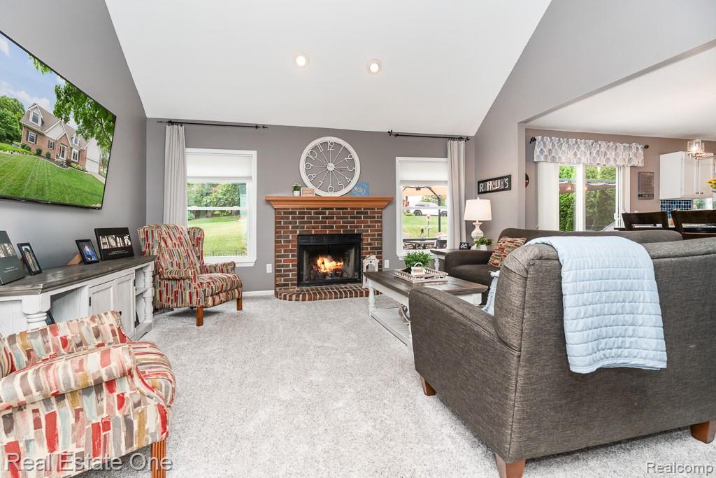 1043 Ridgeview Circle, Lake Orion, MI 48362 — Photo 7