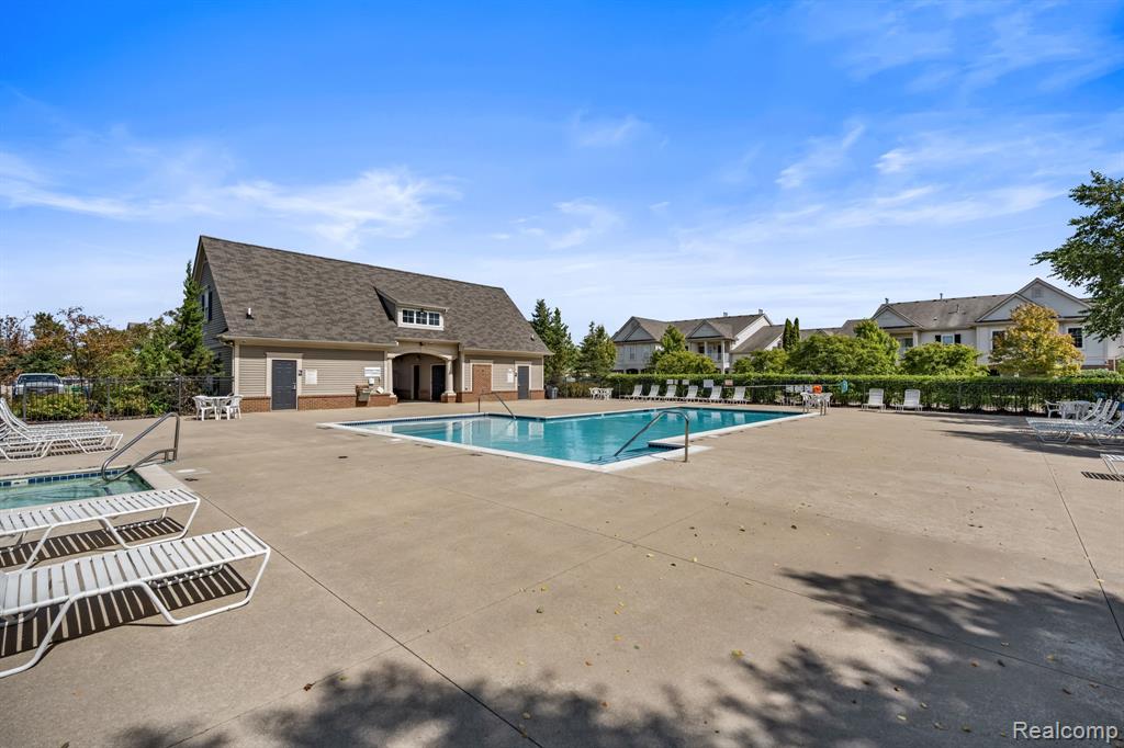 17200 Addington Drive, Commerce Twp, MI 48390 — Photo 30
