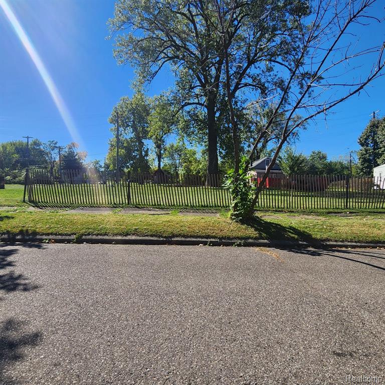 2700 HURON Street, Detroit, MI 48216 — Photo 12