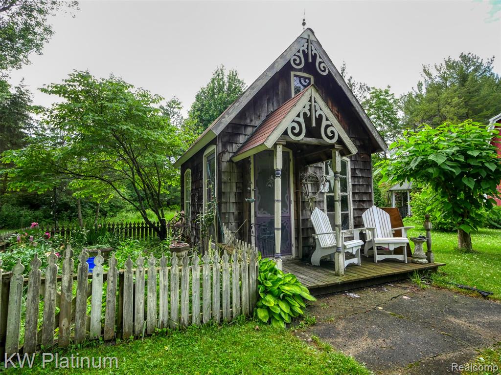 6636 Broadbridge Road, Cottrellville, MI — Photo 17