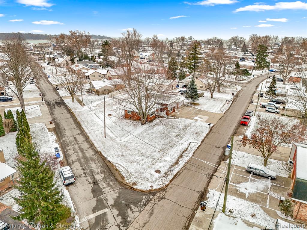 30631 Bayview Drive, Gibraltar, MI — Photo 52