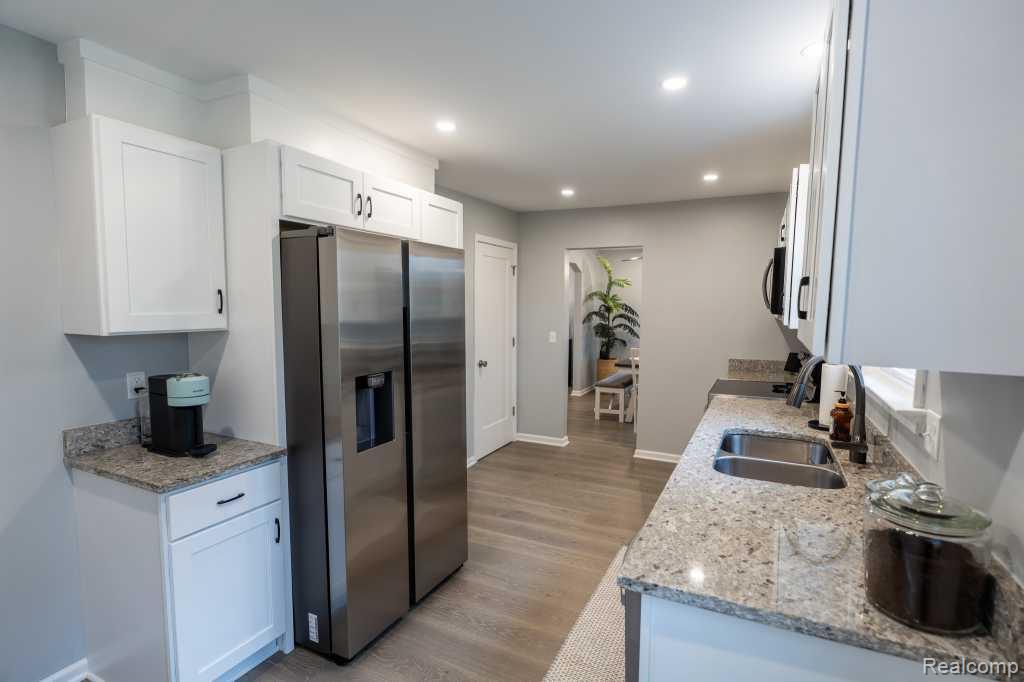 244 Gladwin Avenue, Commerce Twp, MI — Photo 12