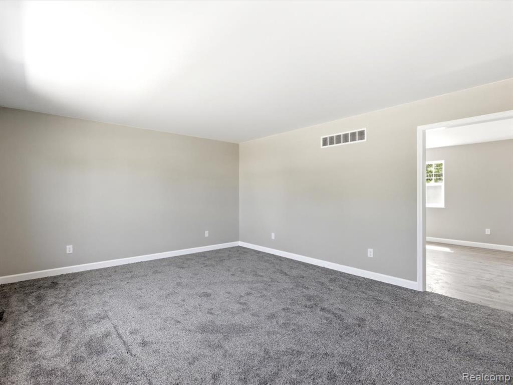 2941 Beach Road, Port Huron, MI 48060 — Photo 11