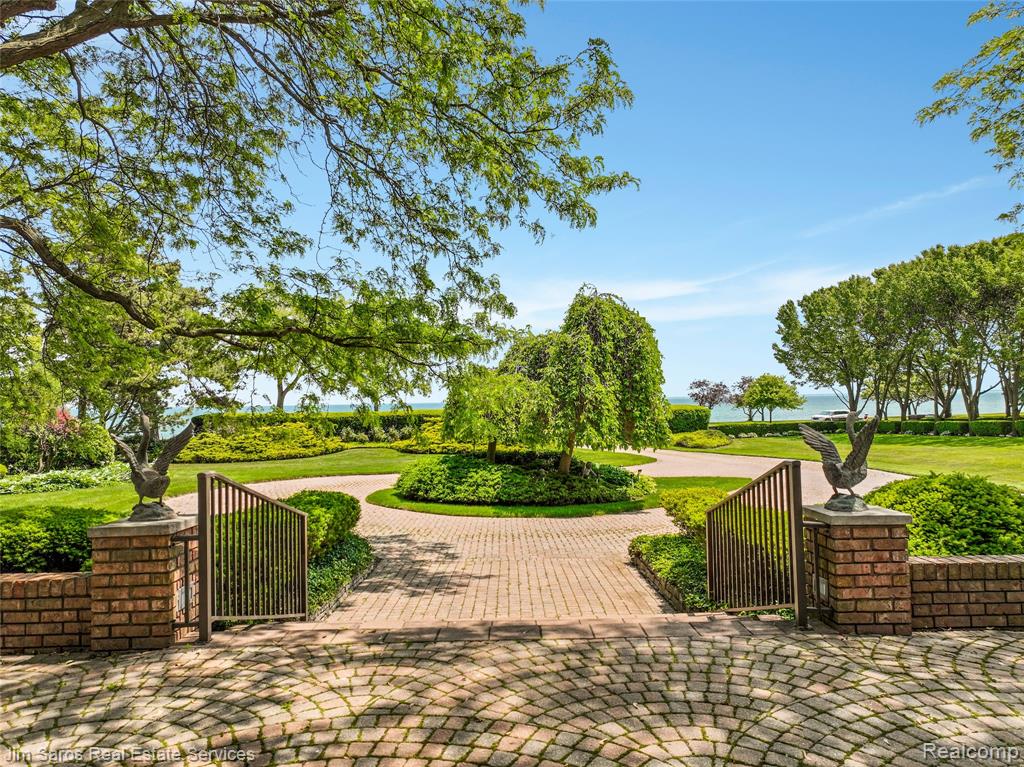 561 Lake Shore Road, Grosse Pointe Shores, MI 48236 — Photo 10