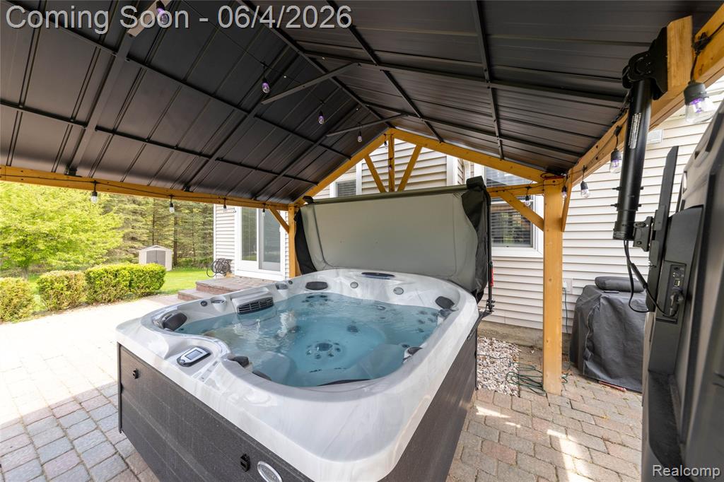 12621 Golden Oaks Drive, Milford, MI 48380 — Photo 29