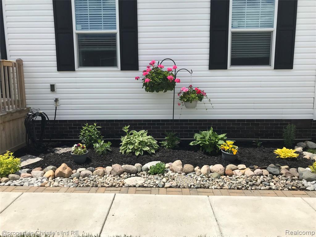 33020 Spruce Court, Lenox, MI 48048 — Photo 2