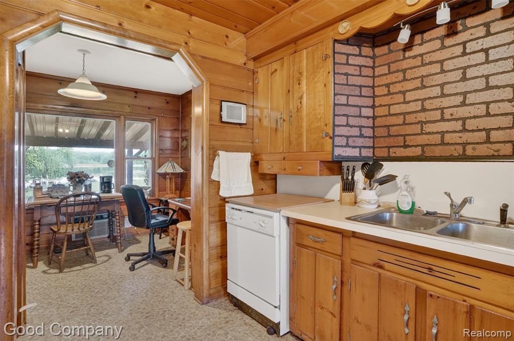 953 Lake Drive, Oxford, MI 48371 — Photo 24