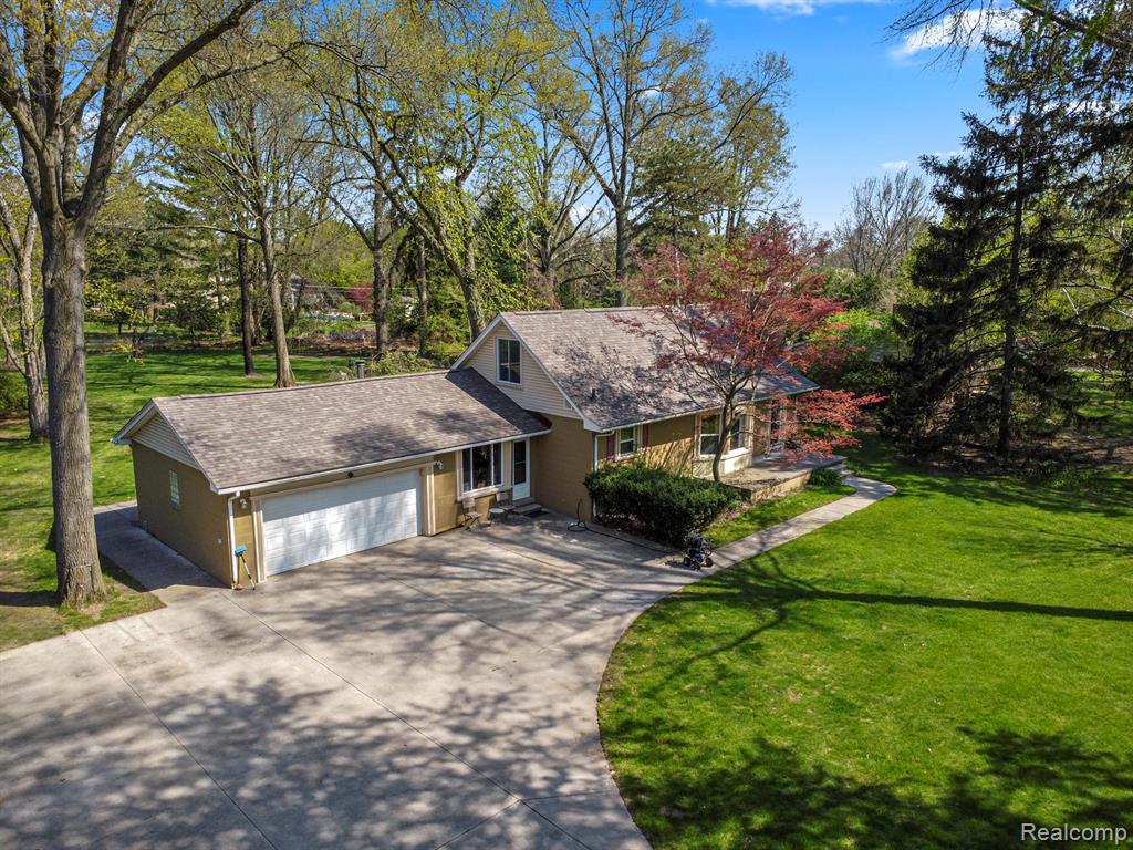 214 N Evangeline Street, Dearborn Heights, MI 48127