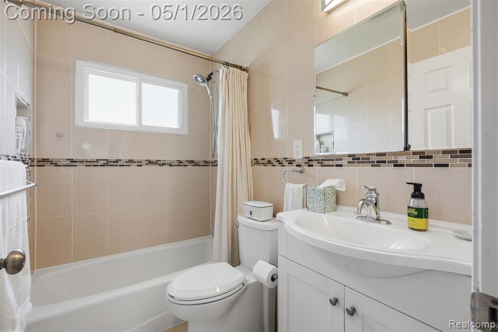 65 W Elmwood Avenue, Clawson, MI — Photo 15
