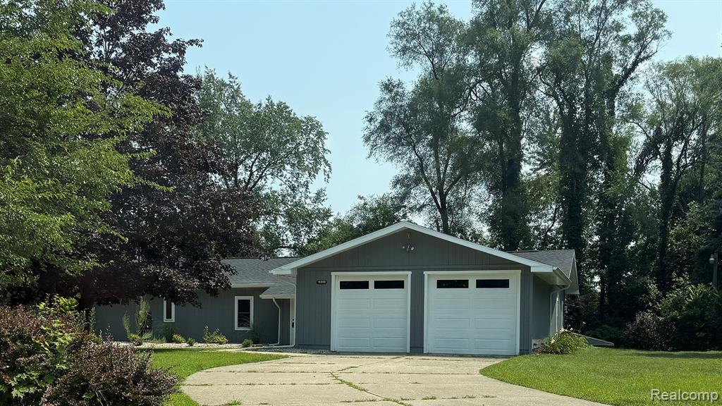 19890 16 Mile Road, Marshall, MI 49068 — front exterior
