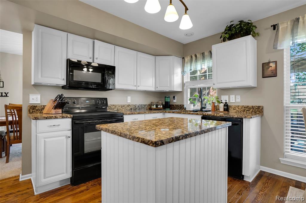 942 Westbrooke Drive, South Lyon, MI 48178 — Photo 10