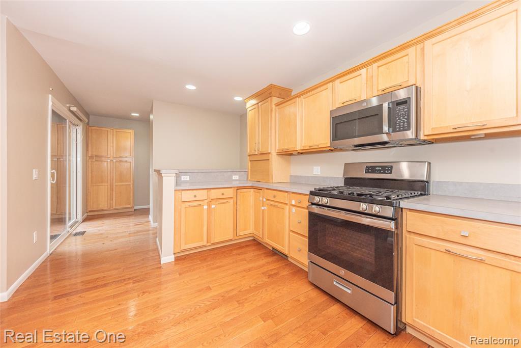 6427 RICHARD Run, 10, West Bloomfield, MI — Photo 11