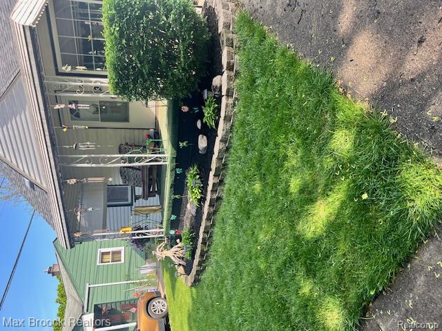 727 E Madge Avenue, Hazel Park, MI 48030 — front exterior