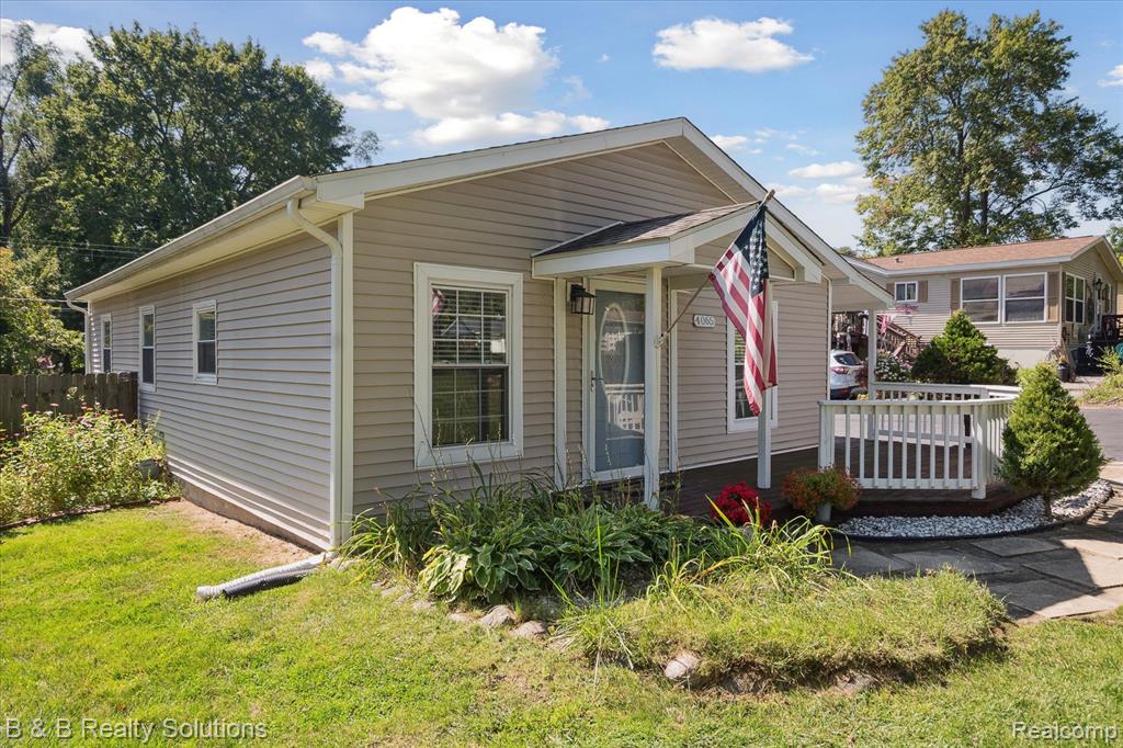 4065 Rosemound Avenue, Waterford, MI 48329 — Photo 2