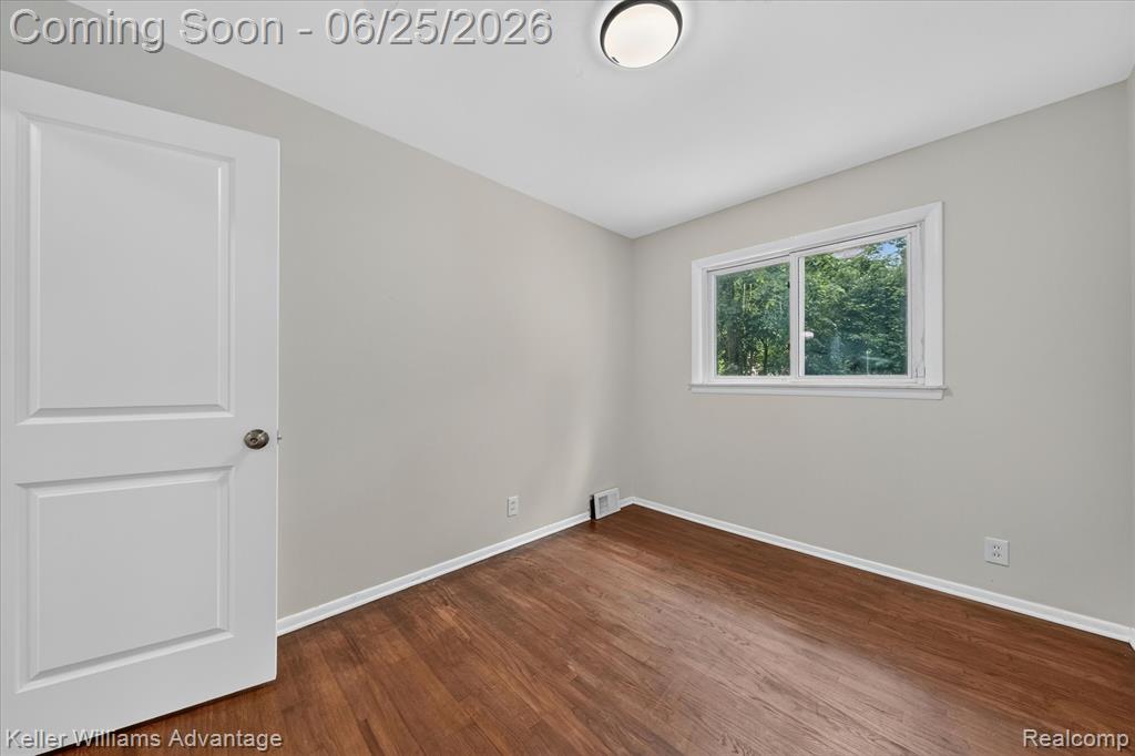 21681 Sussex Street, Oak Park, MI 48237 — Photo 30