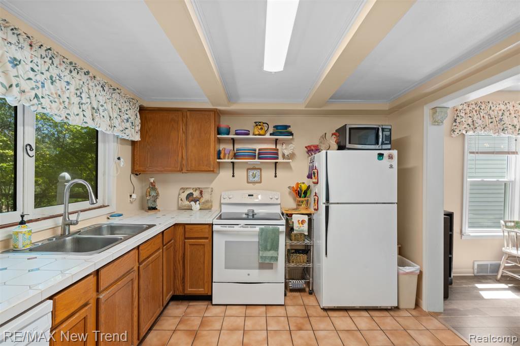 4044 Fieldview Avenue, West Bloomfield, MI 48324 — Photo 19