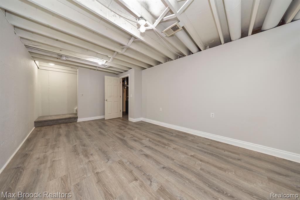 31139 COUNTRY, Farmington Hills, MI 48331 — Photo 36