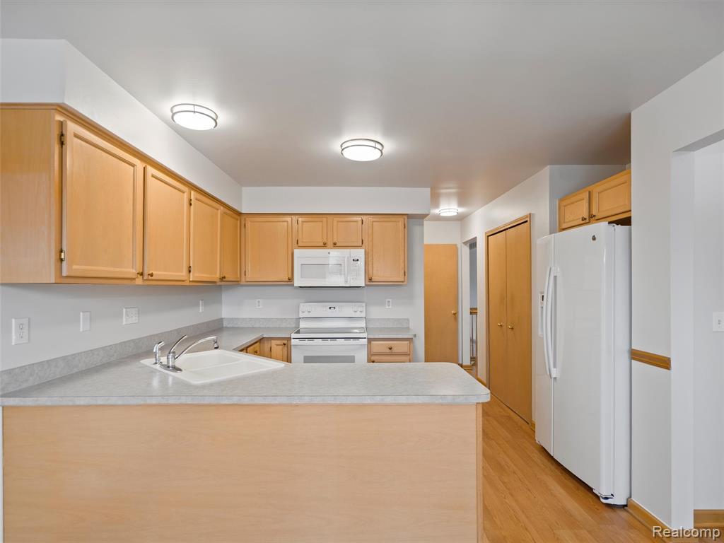 5716 Victory Circle, Sterling Heights, MI 48310 — Photo 6
