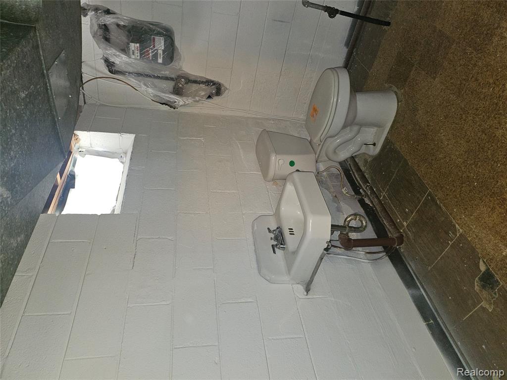 20296 Damman Street, Harper Woods, MI 48225 — Photo 18