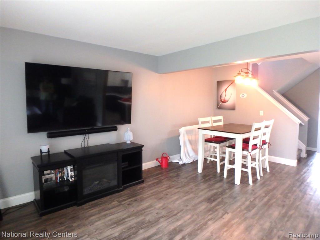 5883 Windward Court, Clarkston, MI — Photo 3