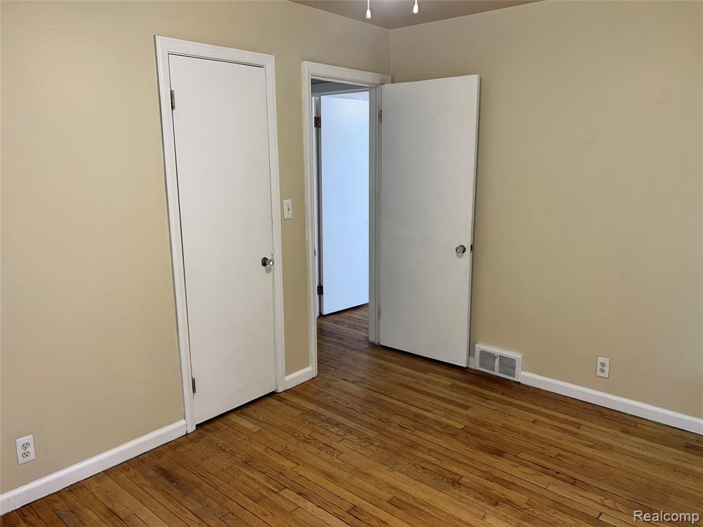 8750 E Outer Drive, Detroit, MI 48213 — Photo 15