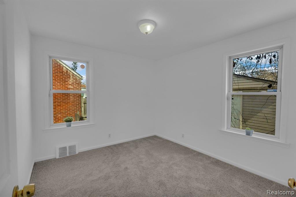 8001 JACKSON Street, Taylor, MI 48180 — Photo 16