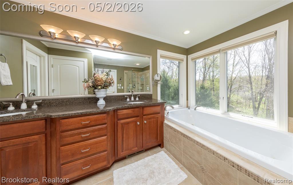 9811 KINGSTON POINTE, Clarkston, MI 48348 — Photo 44