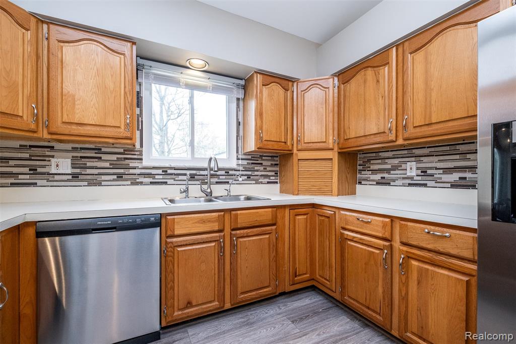 9416 S State Road, Goodrich Vlg, MI — Photo 15