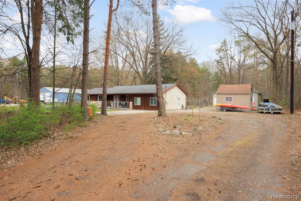 8639 Stone Road, Clay, MI 48001 — Photo 29