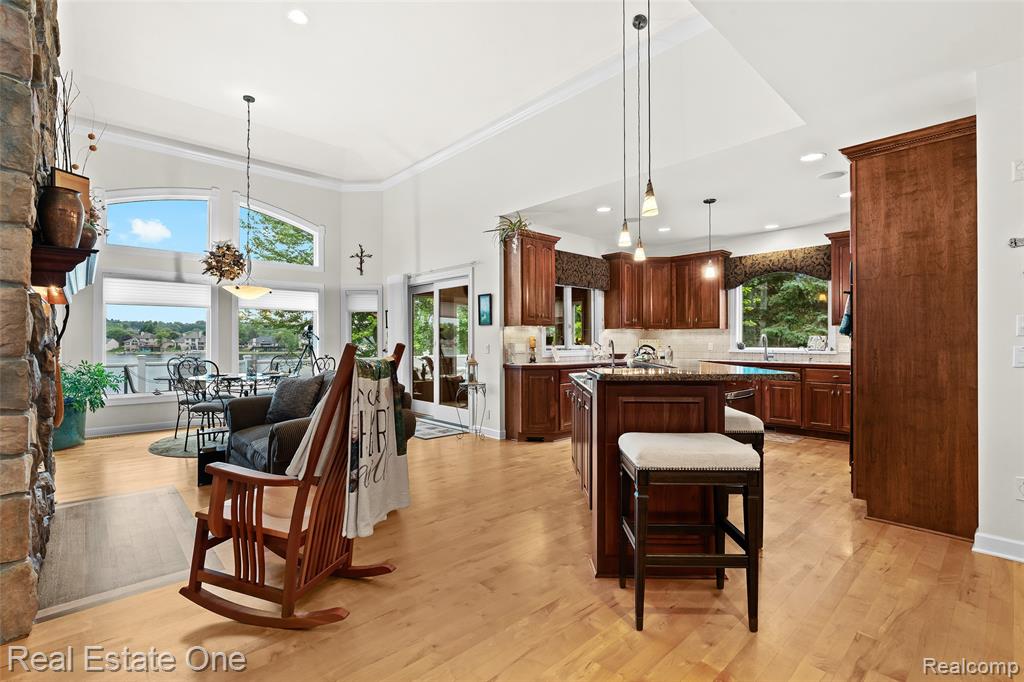 16048 Pine Bluff Court, Fenton, MI 48430 — Photo 8