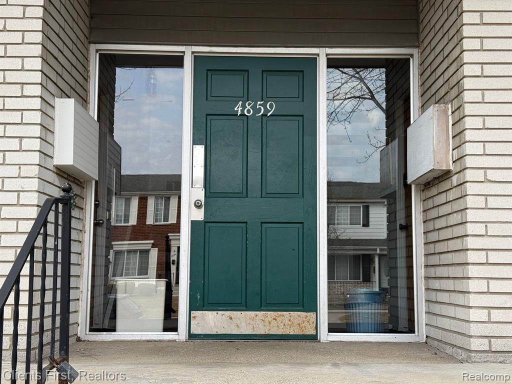 4859 MANSFIELD Avenue, Royal Oak, MI 48073 — front exterior