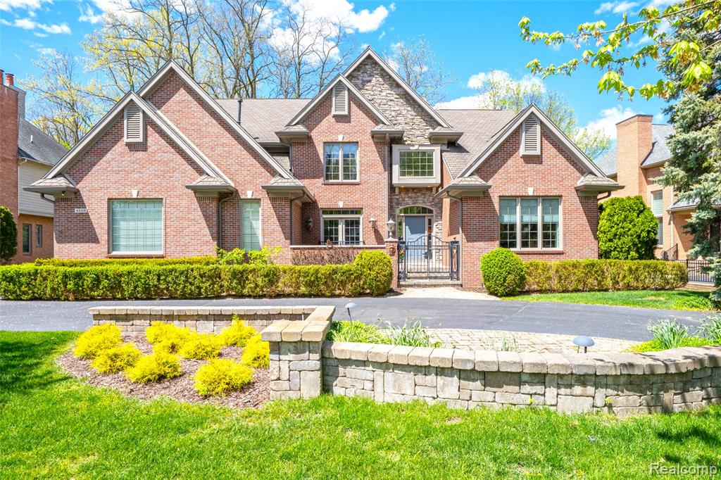 4502 Forest Edge Lane, West Bloomfield, MI 48323 — Photo 2