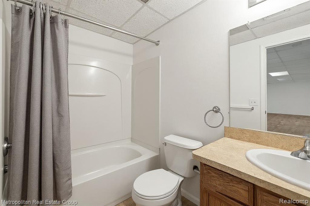 30207 Viewcrest Court, Novi, MI 48377 — Photo 31
