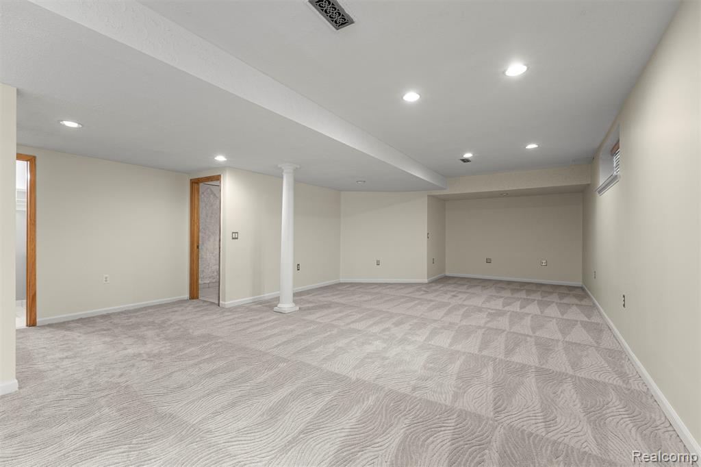 23395 Mission Lane, Farmington, MI 48335 — Photo 51