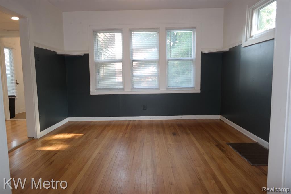 900 HARVARD Road, Berkley, MI 48072 — Photo 6