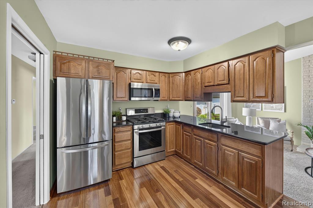 7026 London Court, Canton, MI 48187 — Photo 17