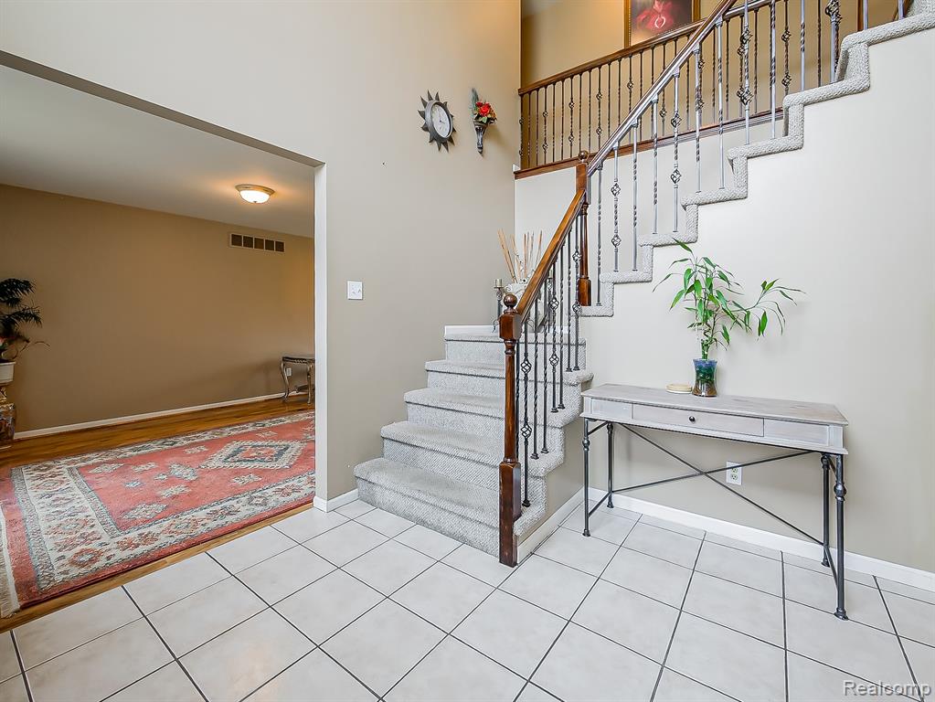 48199 Lafayette Drive, Macomb, MI 48044 — Photo 5