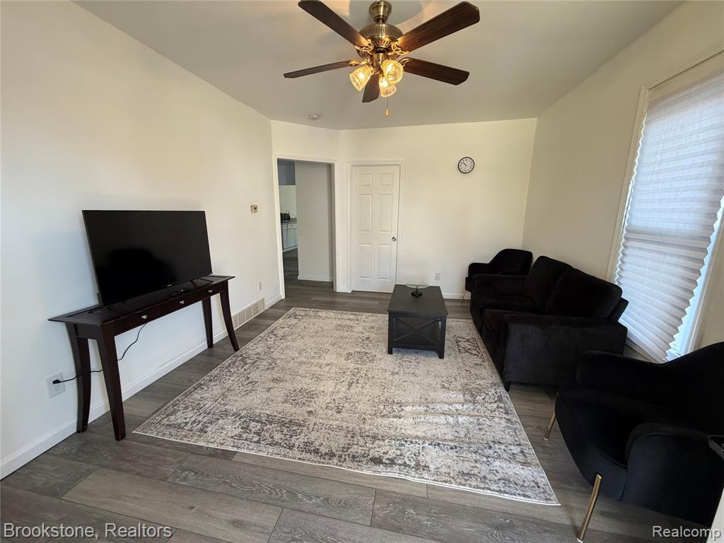 398 N Saginaw Street, Pontiac, MI 48342 — Photo 18