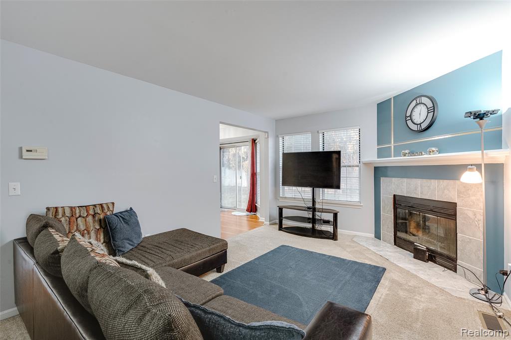 7783 Princeton Court, 56, Westland, MI — Photo 4
