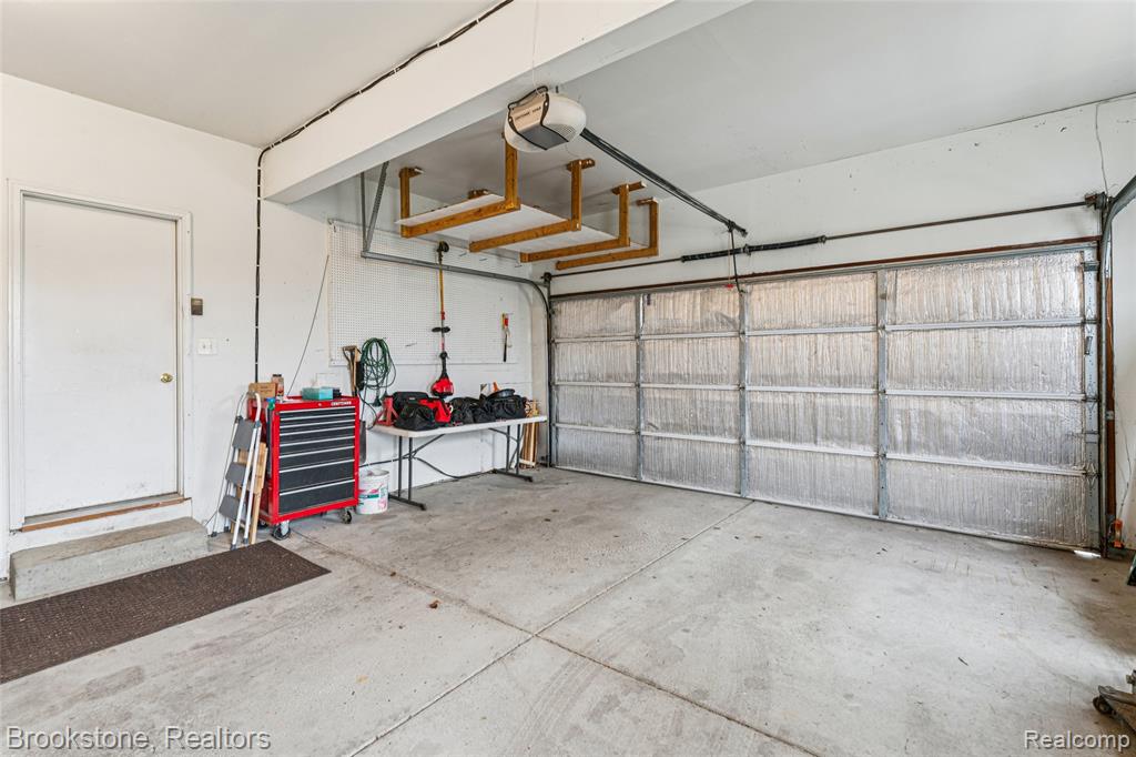 7796 Fountain Hills Lane, Davisburg, MI 48350 — Photo 29