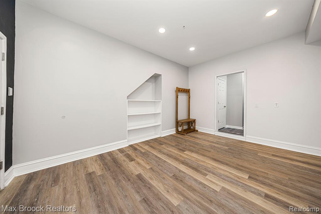 6104 ADDINGTON Drive, Commerce Twp, MI 48390 — Photo 17
