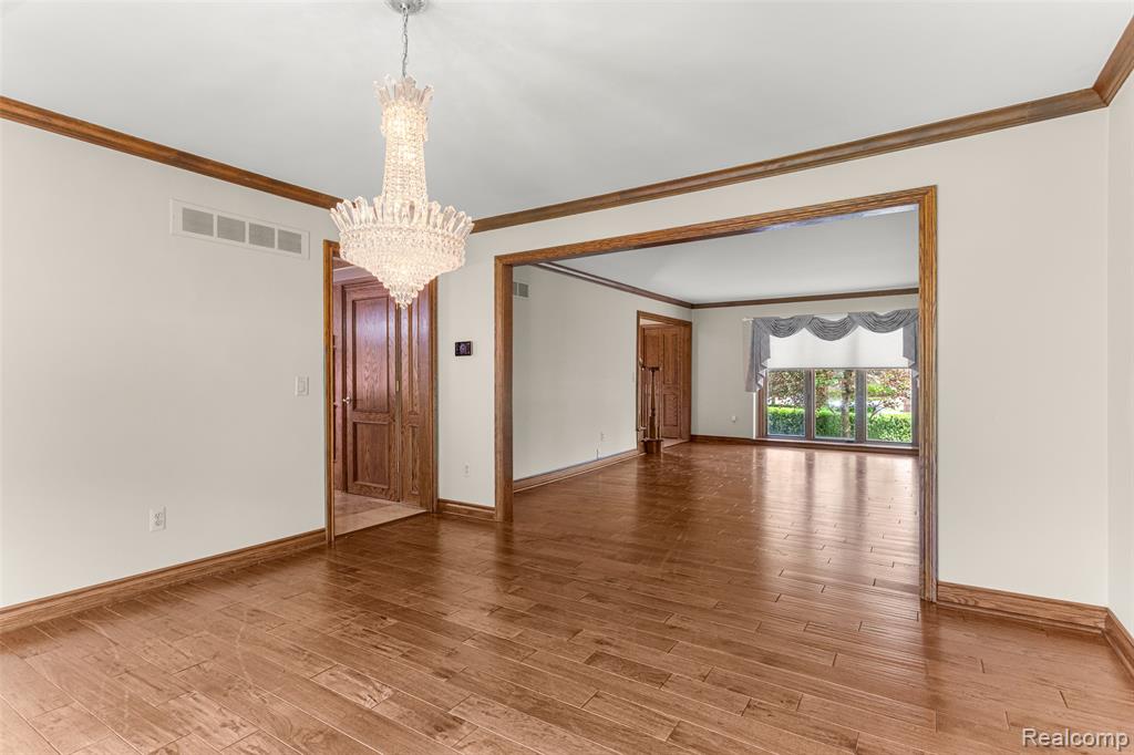 48367 Lake Valley Drive, Shelby Twp, MI 48317 — Photo 10