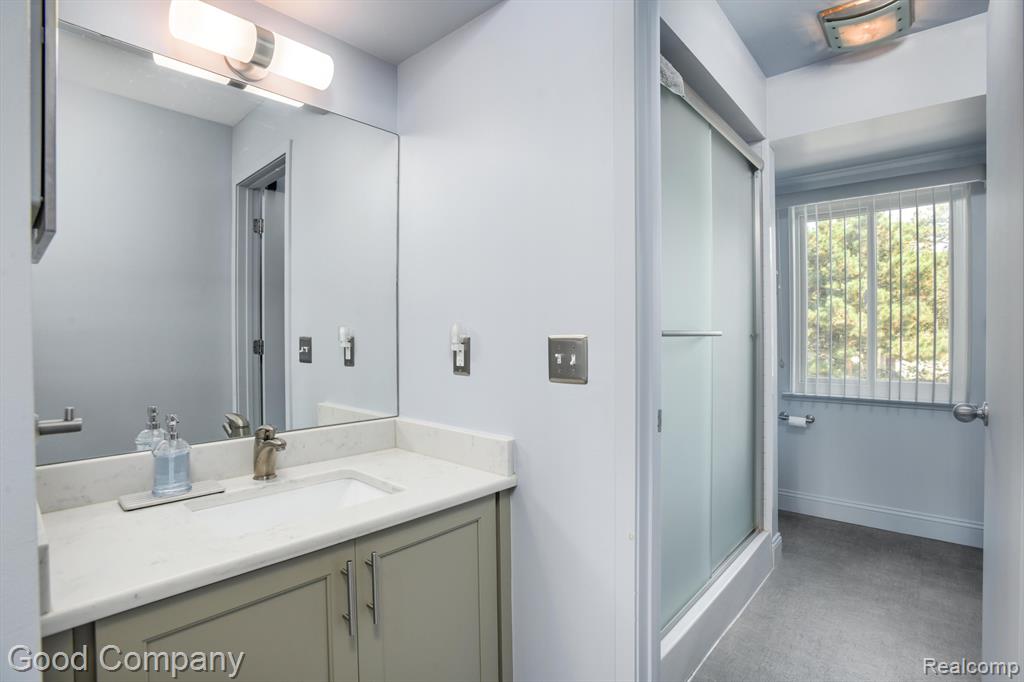 617 ASHLEY Circle, Rochester Hills, MI 48307 — Photo 19