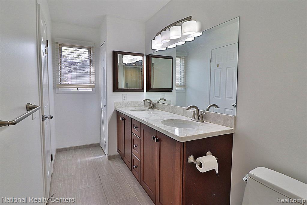 6400 PINECREST, West Bloomfield, MI — Photo 15