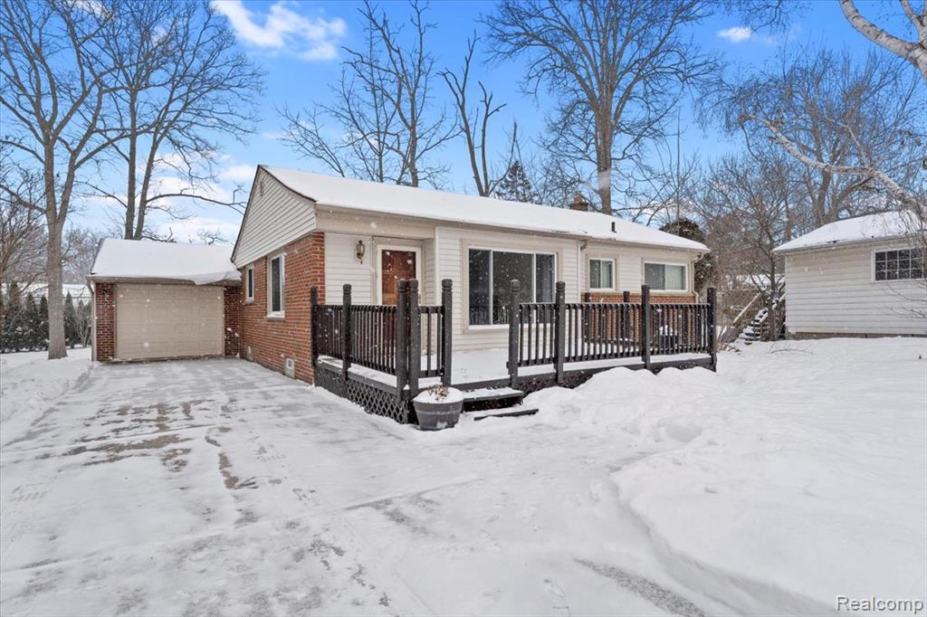 28706 Southpointe Road, Grosse Ile, MI 48138 — front exterior