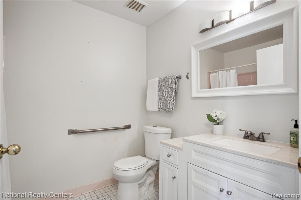 42595 LILLEY POINTE Drive, Canton, MI 48187 — Photo 24